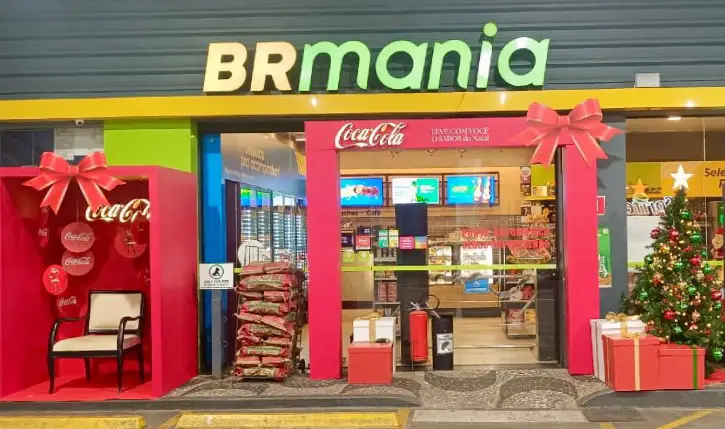 BR Mania e Coca-Cola celebram o Natal com ativações especiais nos Postos Petrobras