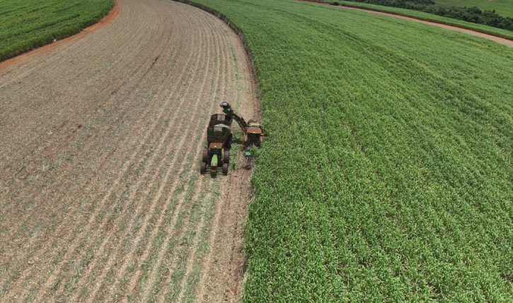 Vibra e Usina Santa Terezinha comprovam na prática: diesel Agritop entrega mais eficiência, economia e redução de emissões